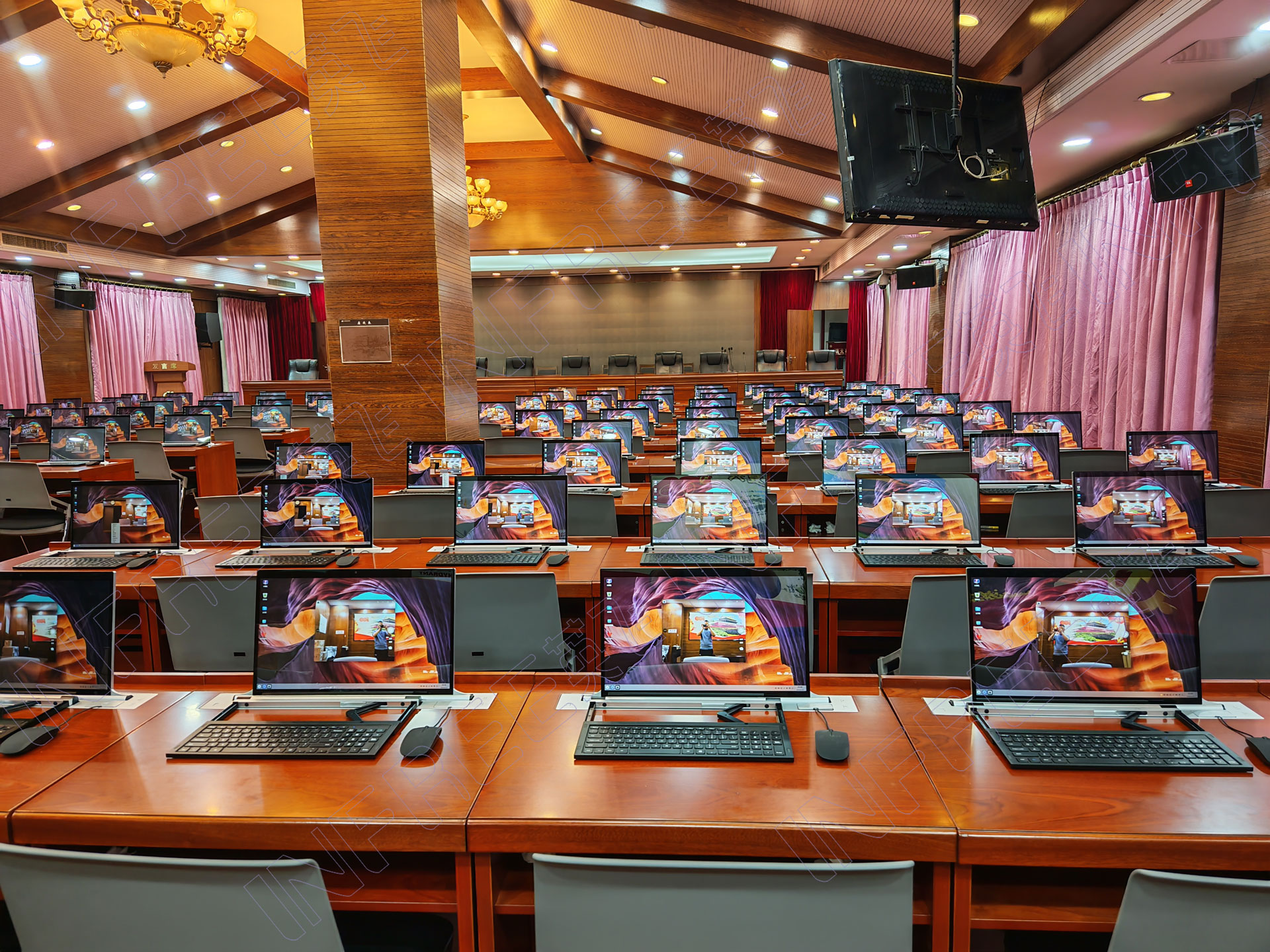 西南某集团公司职工教培会议厅键鼠无纸化项目交付使用